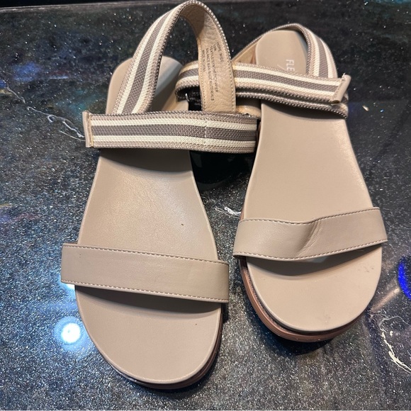 Rhinestone Detailing Elegant White Sandals Size 10 Wide - Picture 3 of 9